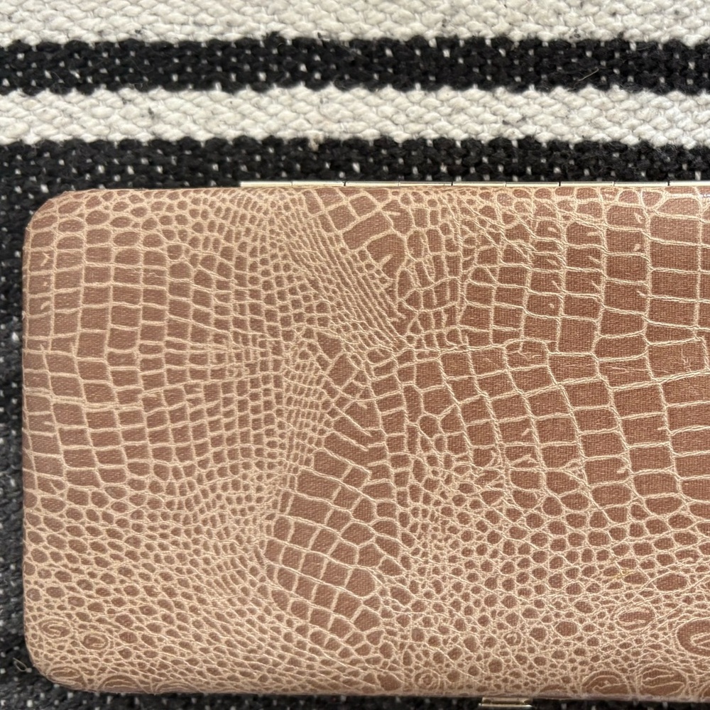 Chic Crocodile Pattern Brown Clutch - image 4